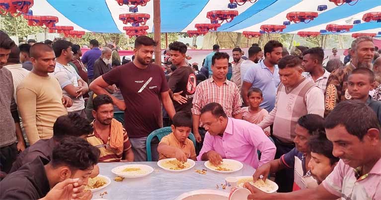 কুষ্টিয়া-২ আসনের সাবেক এমপি কামারুল আরেফিনের মায়ের কুলখানিতে জনতার ঢল