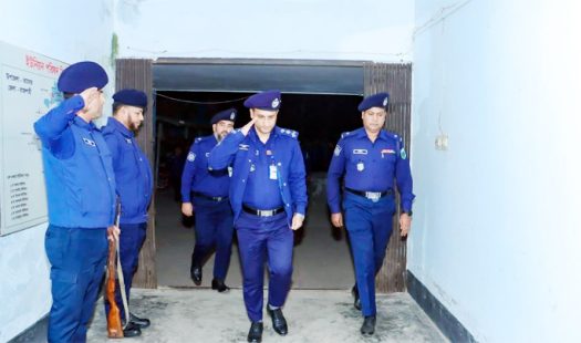 তানোর থানা আকস্মিক পরিদর্শন করেন রাজশাহী জেলা পুলিশ সুপার নাইমুল হাছান