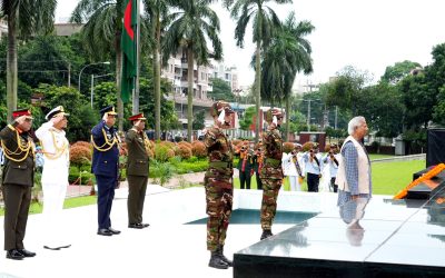 মাননীয় প্রধান উপদেষ্টার শিখা অনির্বাণে পুষ্পস্তবক অর্পণ এবং সশস্ত্র বাহিনী বিভাগে আগমন