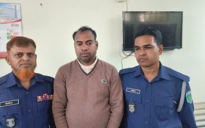 চাঁপাইনবাবগঞ্জে ককটেল বিস্ফোরণ : মূলহোতা দুলাল গ্রেপ্তার