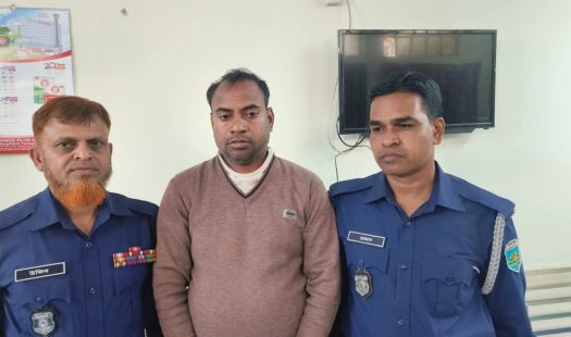 চাঁপাইনবাবগঞ্জে ককটেল বিস্ফোরণ : মূলহোতা দুলাল গ্রেপ্তার