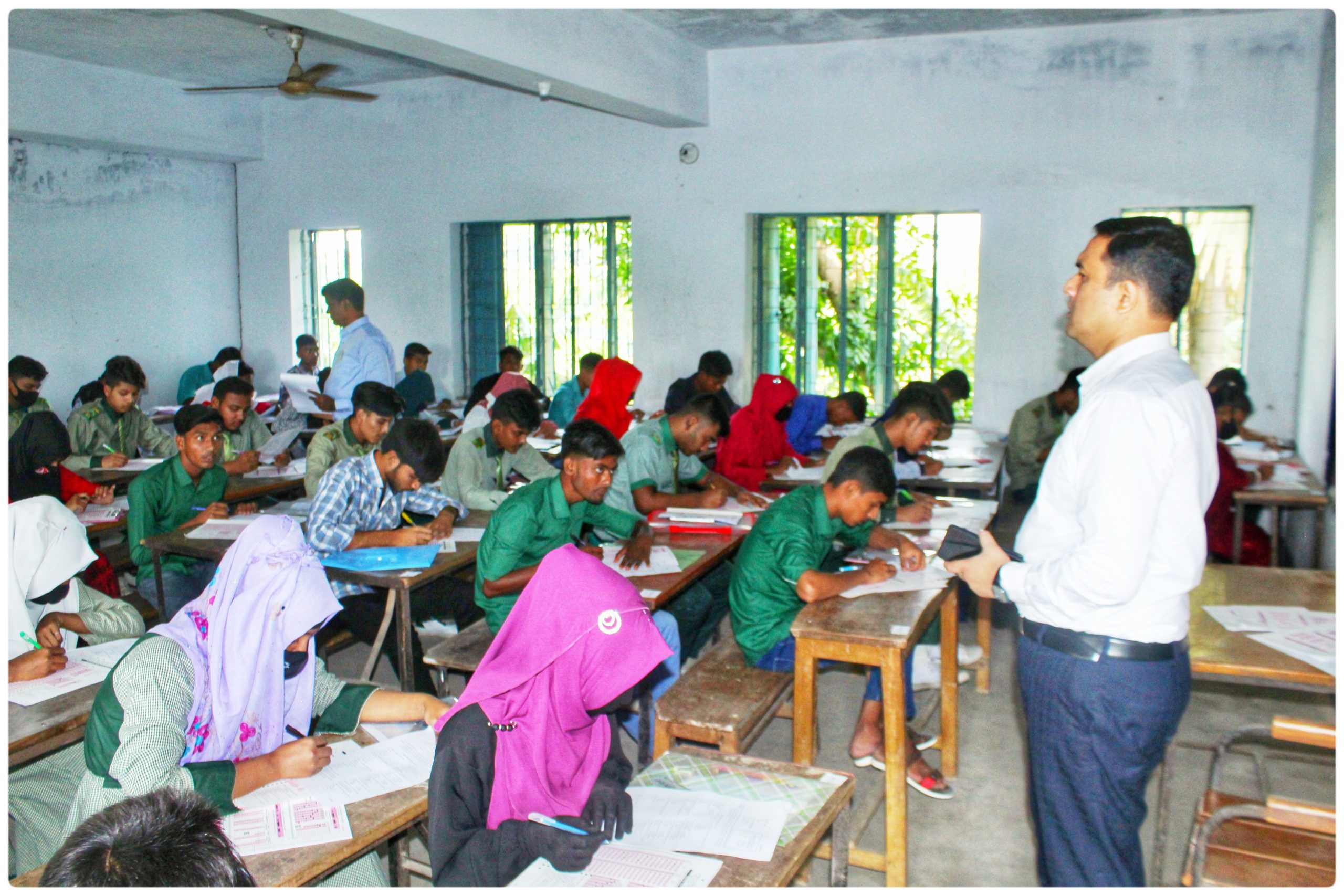 পবায় এসএসসি পরীক্ষায় অংশ নিয়েছে ৪ হাজার ৯ শো ৩১ জন পরীক্ষার্থী