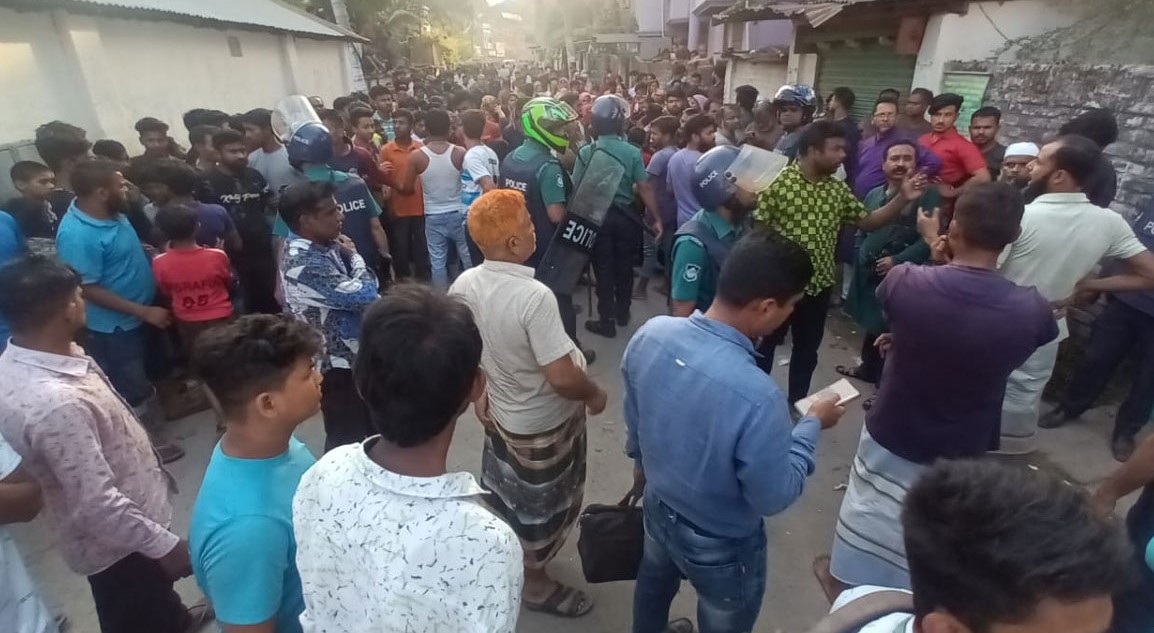 রংপুরে আগুন নেভাতে গিয়ে নিজের প্রাণ নিভে গেল এক যুবকের