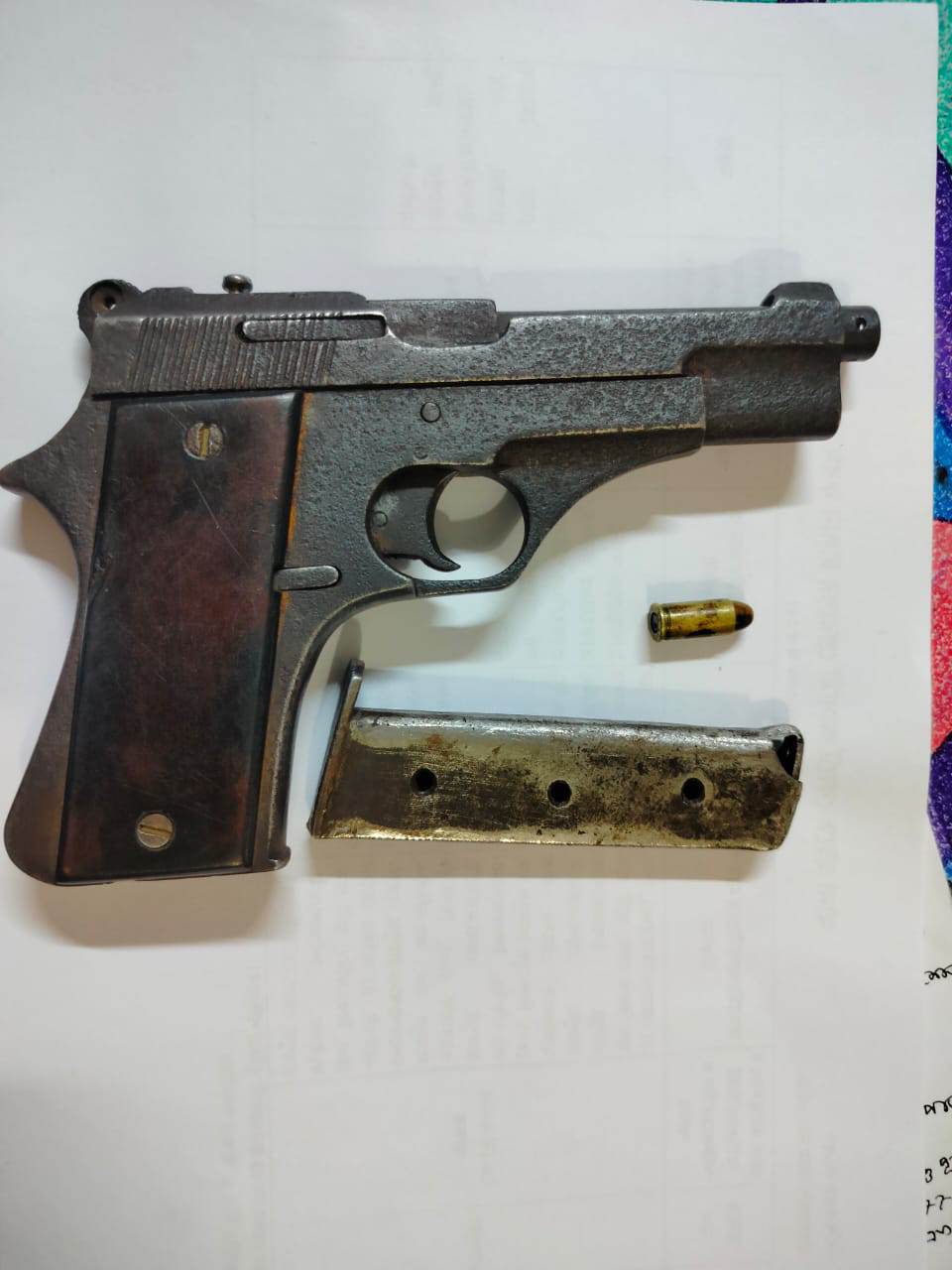 রায়পুরায় অস্ত্রসহ ২ যুবক গ্রেফতার