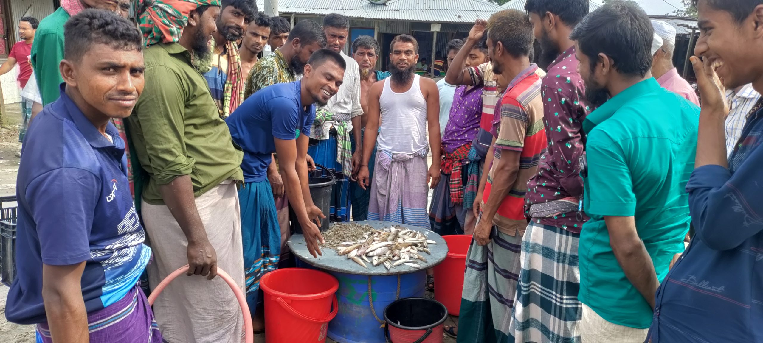 ভোলার মেঘনায় ভরা মৌসুমে ইলিশ না থাকায় ১লক্ষ ৫৮ হাজার জেলে পরিবারে চলছে দুর্দিন