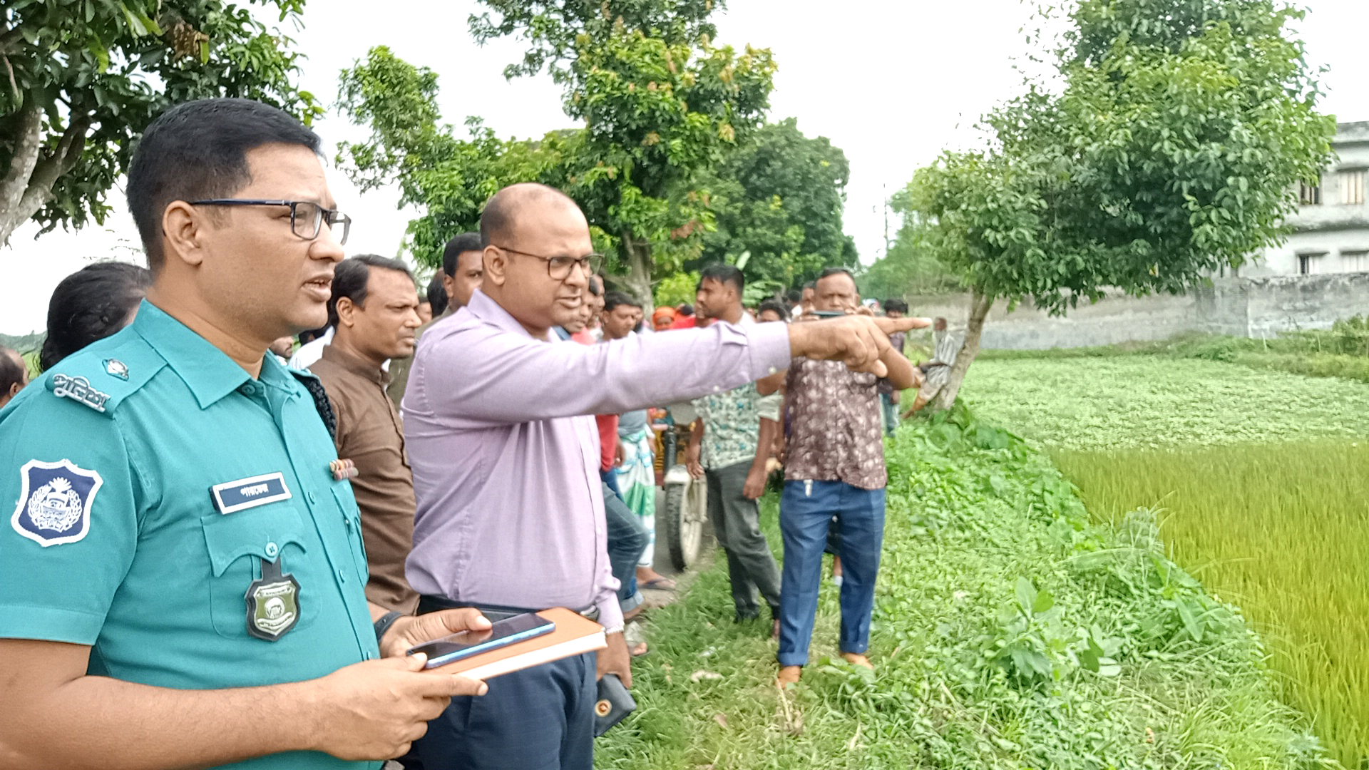 পবায় ইটভাটার নির্গত বিষাক্ত ধোঁয়ায় নষ্ট কৃষকের স্বপ্ন