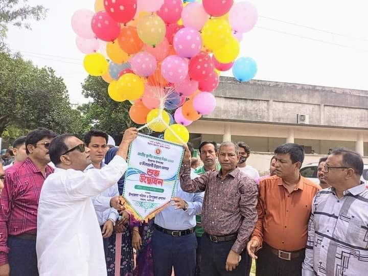 পলাশ উপজেলা পরিষদ ও প্রশাসন এর উদ্যোগে সাংস্কৃতিক অনুষ্ঠান ও পুরস্কার বিতরণ