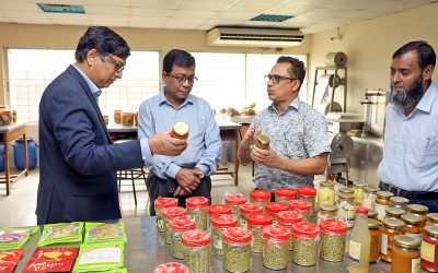 কৃষি মন্ত্রণালয়ের অতিরিক্ত সচিবের বারি পরিদর্শন