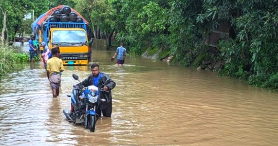 সিলেটের সুরমা নদীর ৮টি পয়েন্টে বিপদসীমার উপরি বন্যার পানি প্রবাহিত