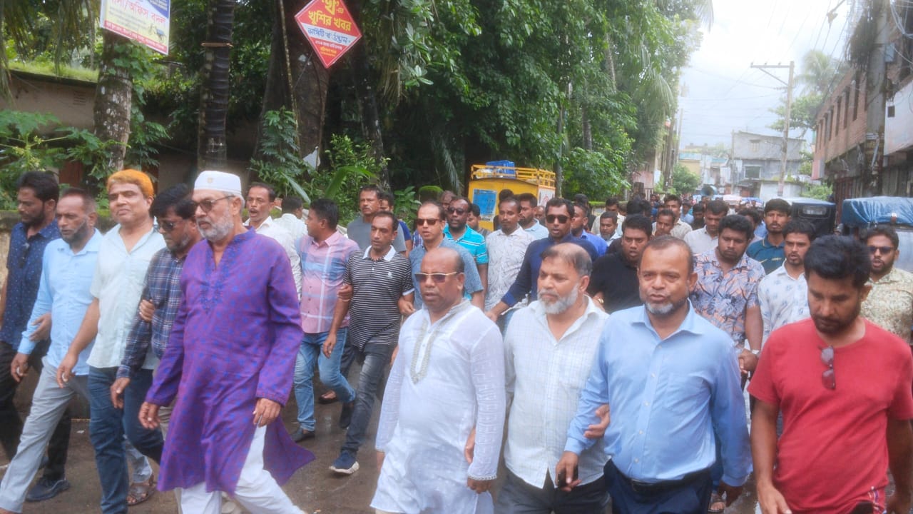 বিএনপিকে নিয়ে কটুক্তির প্রতিবাদে বাকেরগঞ্জে মেয়র লোকমানকে গ্রেফতারের দাবীতে বিক্ষোভ মিছিল ও সমাবেশ