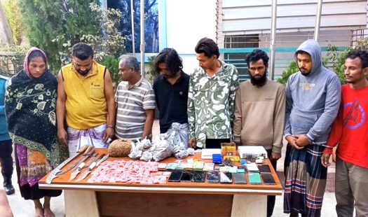 কাশিমপুরে ৭০০৫ পিস ইয়াবা, ও দেশীয় অস্ত্রসহ ৮ মাদক কারবারি আটক