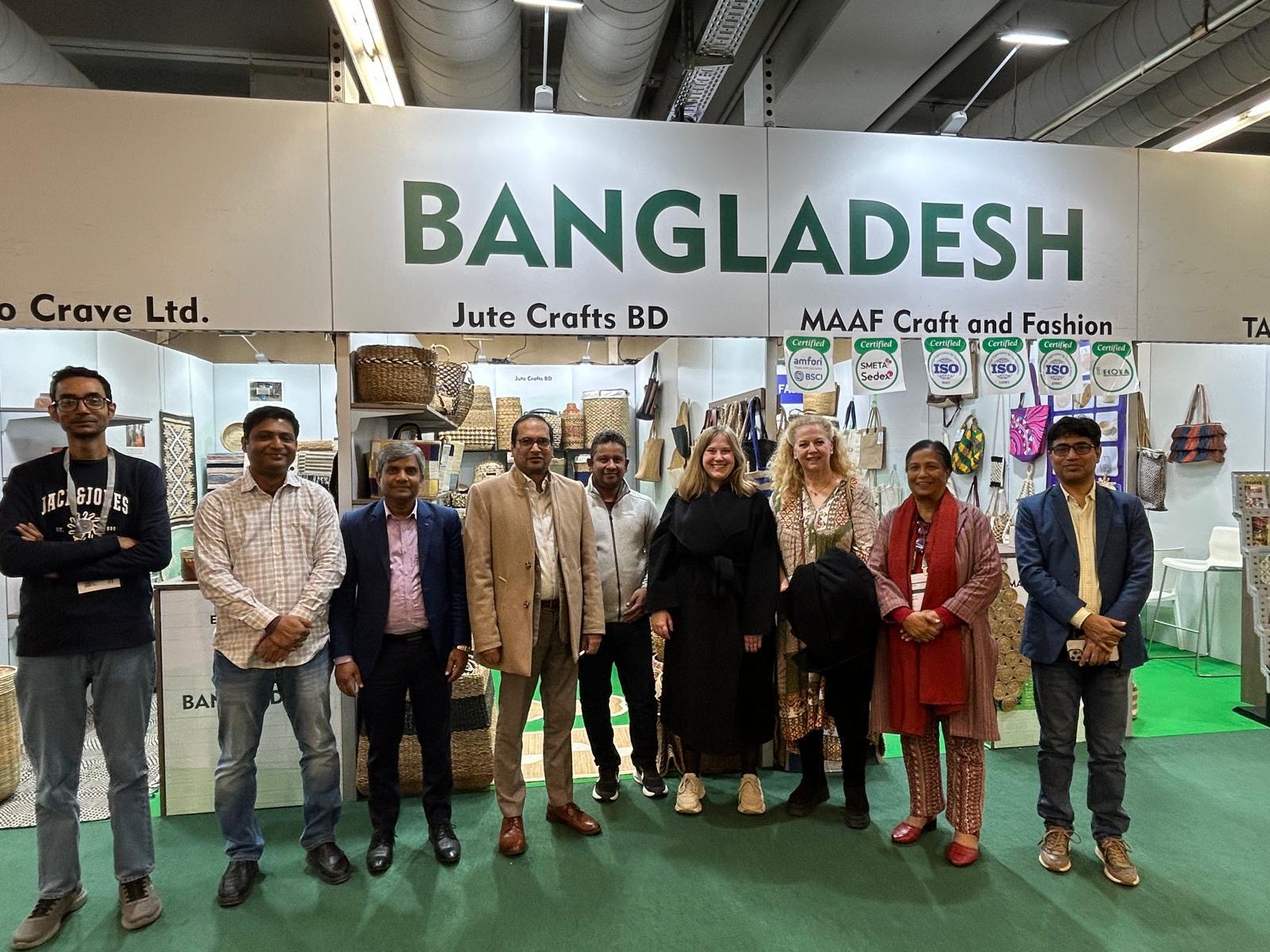 ফ্রাঙ্কফুর্টে অনুষ্ঠিত অ্যাম্বিয়েন্টা ফেয়ার ২০২৬-এ বাংলাদেশের অংশগ্রহণ*