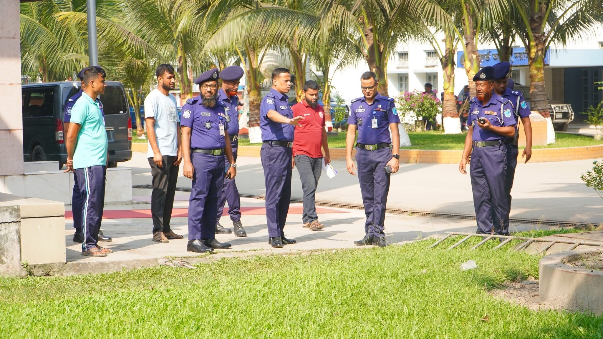 নরসিংদী পুলিশ লাইন্স ক্যান্টিনের আধুনিকায়ন ও মানোন্নয়ন কাজ পরিদর্শন করলেন পুলিশ সুপার