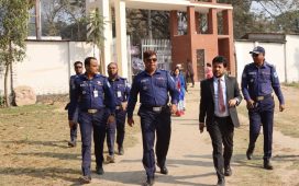 নরসিংদীতে অবাধ ও সুষ্ঠু ভোটগ্রহণ, বিভিন্ন কেন্দ্র পরিদর্শনে জেলা প্রশাসক ও পুলিশ সুপার