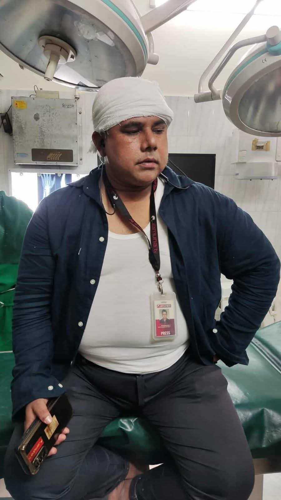 নরসিংদীতে সংবাদ সংগ্রহে গিয়ে সন্ত্রাসী হামলায় সাংবাদিকসহ ৫ জন আহত