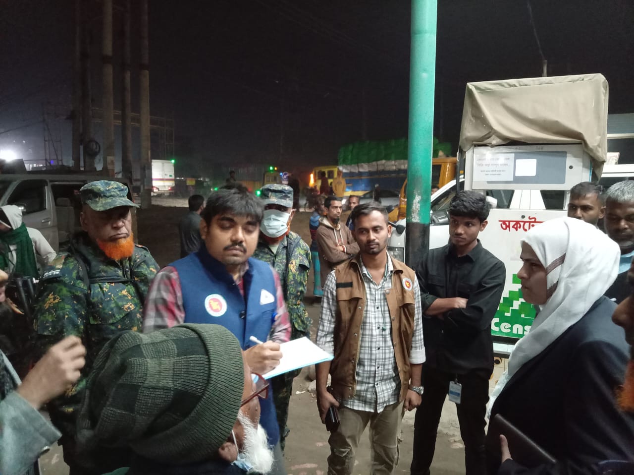 নরসিংদীতে জ্বালানি তেলে কারচুপি: আজাদ ফিলিং স্টেশনকে জরিমানা