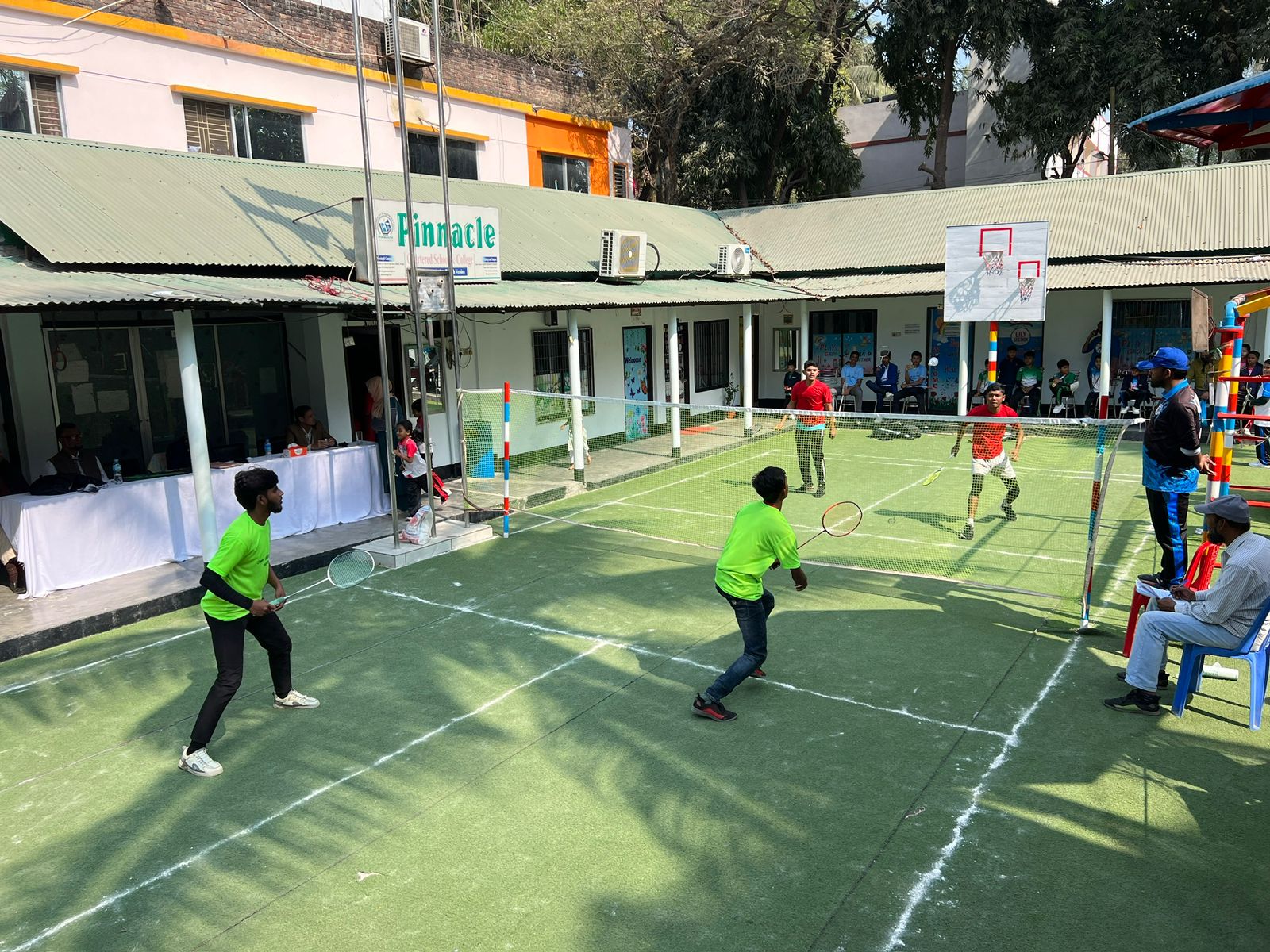 নরসিংদীতে বালক-বালিকাদের ব্যাডমিন্টন প্রতিযোগিতা ও পুরস্কার বিতরণ