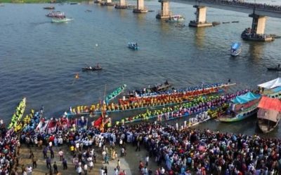 মেঘনা নদীতে ঐতিহ্যের ঝলক: নরসিংদীতে জমজমাট নৌকা বাইচ প্রতিযোগিতা