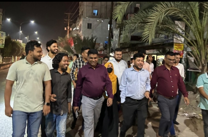 নরসিংদীতে জেলা প্রশাসকের সরেজমিন পরিদর্শন: সড়কে শৃঙ্খলা ফেরাতে নির্দেশ