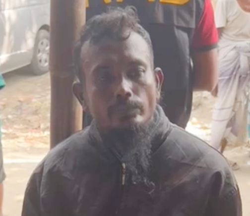 নরসিংদীতে জমি নিয়ে বিরোধ: মাকে গলা টিপে হত্যাকারী পাষণ্ড ছেলে র‍্যাবের হাতে গ্রেফতার