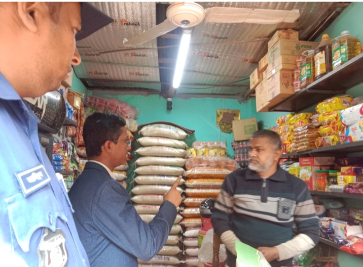 নরসিংদীতে অতিরিক্ত দামে গ্যাস সিলিন্ডার বিক্রি, দুই ব্যবসায়ীকে জরিমানা