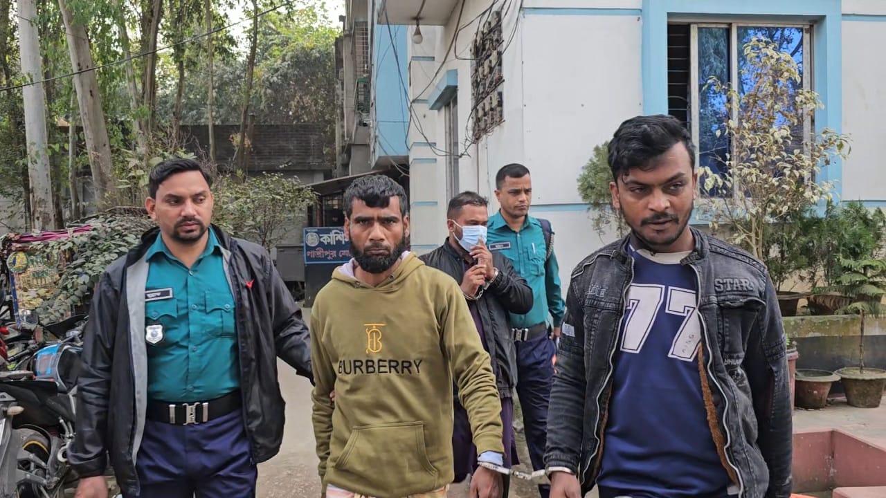 কাশিমপুরে রাষ্ট্রবিরোধী কার্যক্রমে জড়িত থাকার অভিযোগ তিনজনকে আটক করেছে পুলিশ