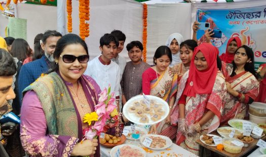 চাঁপাইনবাবঞ্জে কালেক্টর গ্রিন ভিউ উচ্চ বিদ্যালয়ে পিঠা উৎসব-২০২৬ অনুষ্ঠিত