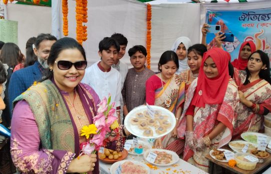 চাঁপাইনবাবঞ্জে কালেক্টর গ্রিন ভিউ উচ্চ বিদ্যালয়ে পিঠা উৎসব-২০২৬ অনুষ্ঠিত